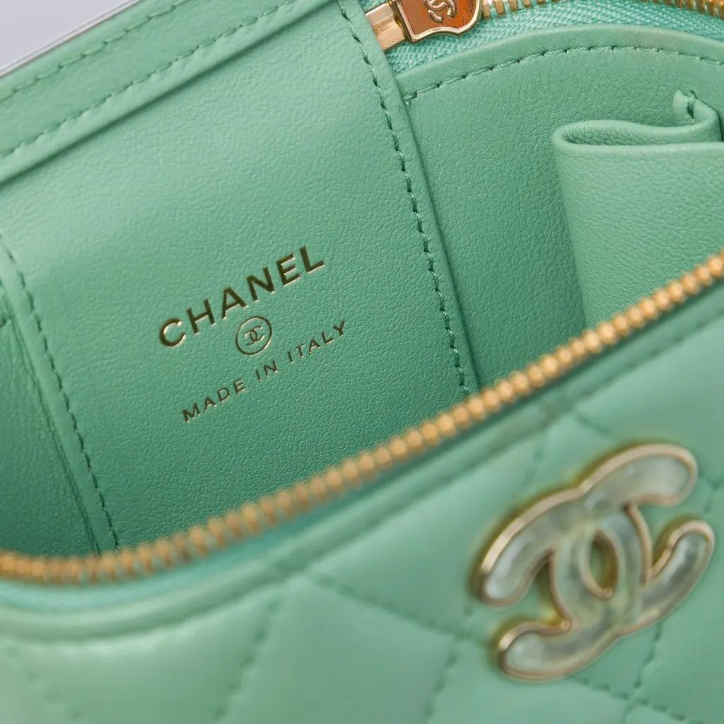 Chanel Mini Quilted Lambskin Resin Heart Vanity Case With Chain Green Leather Very good - Box View