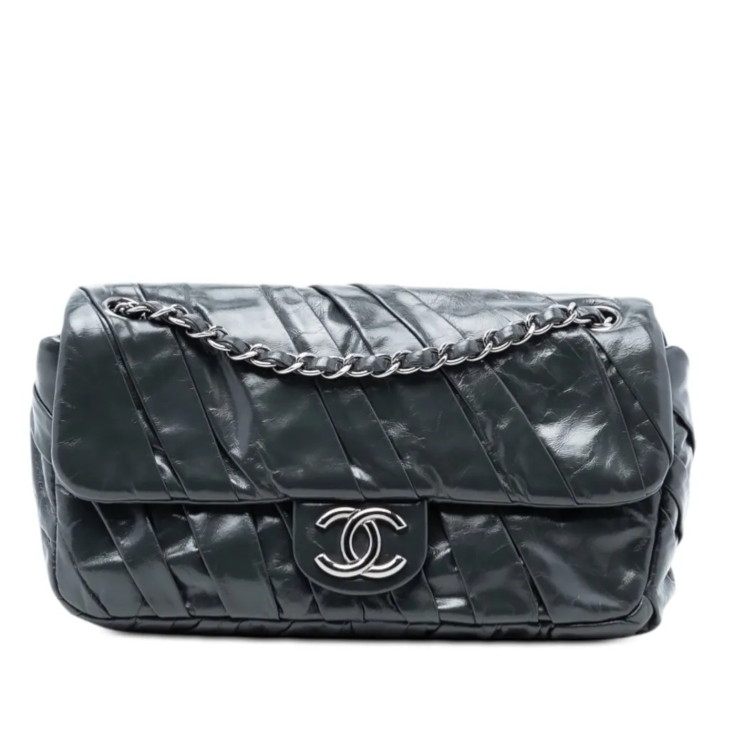 Chanel Medium Glazed Calfskin Twisted Flap Black Leather Very good - Front View