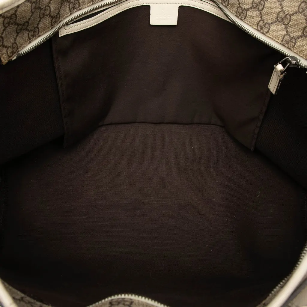 Gucci Large GG Supreme Tote Beige Canvas Good - Model View