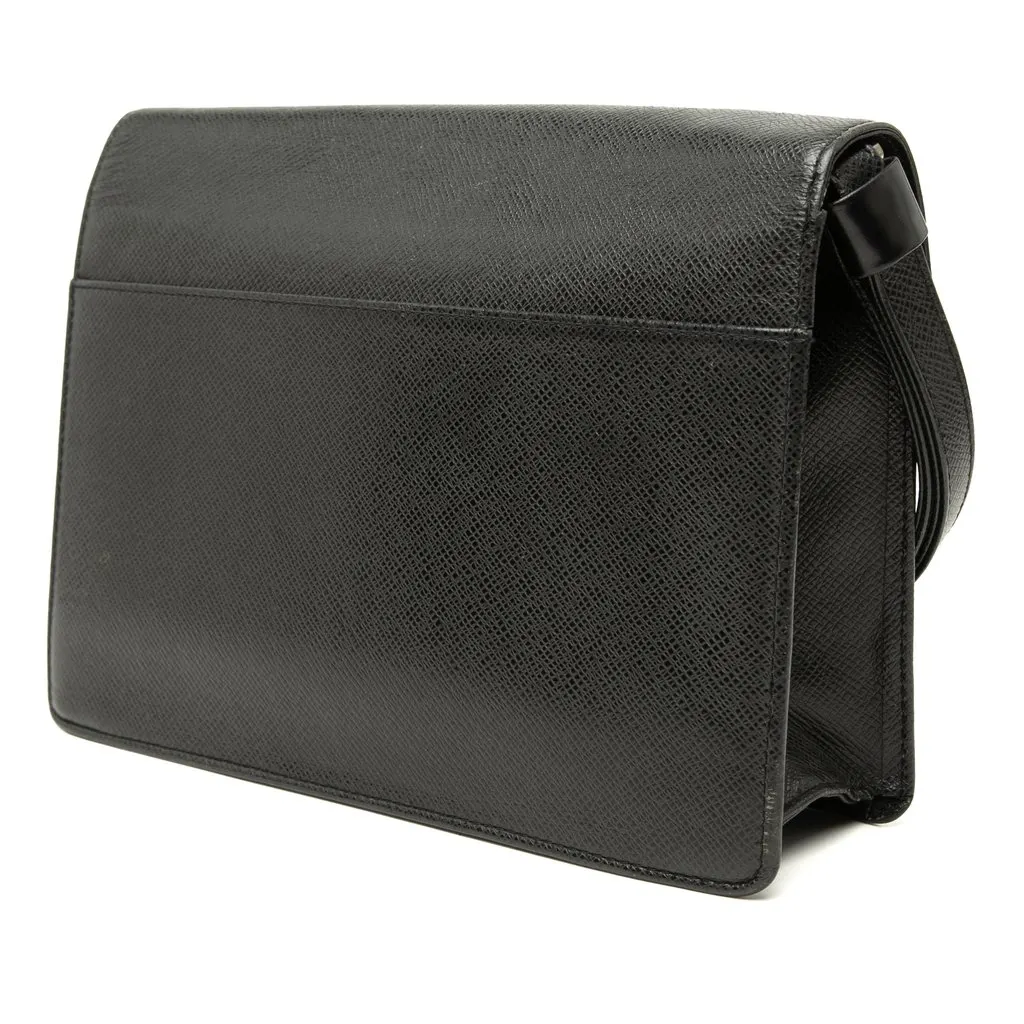 Louis Vuitton Taiga Selenga Black Leather Good - Back View