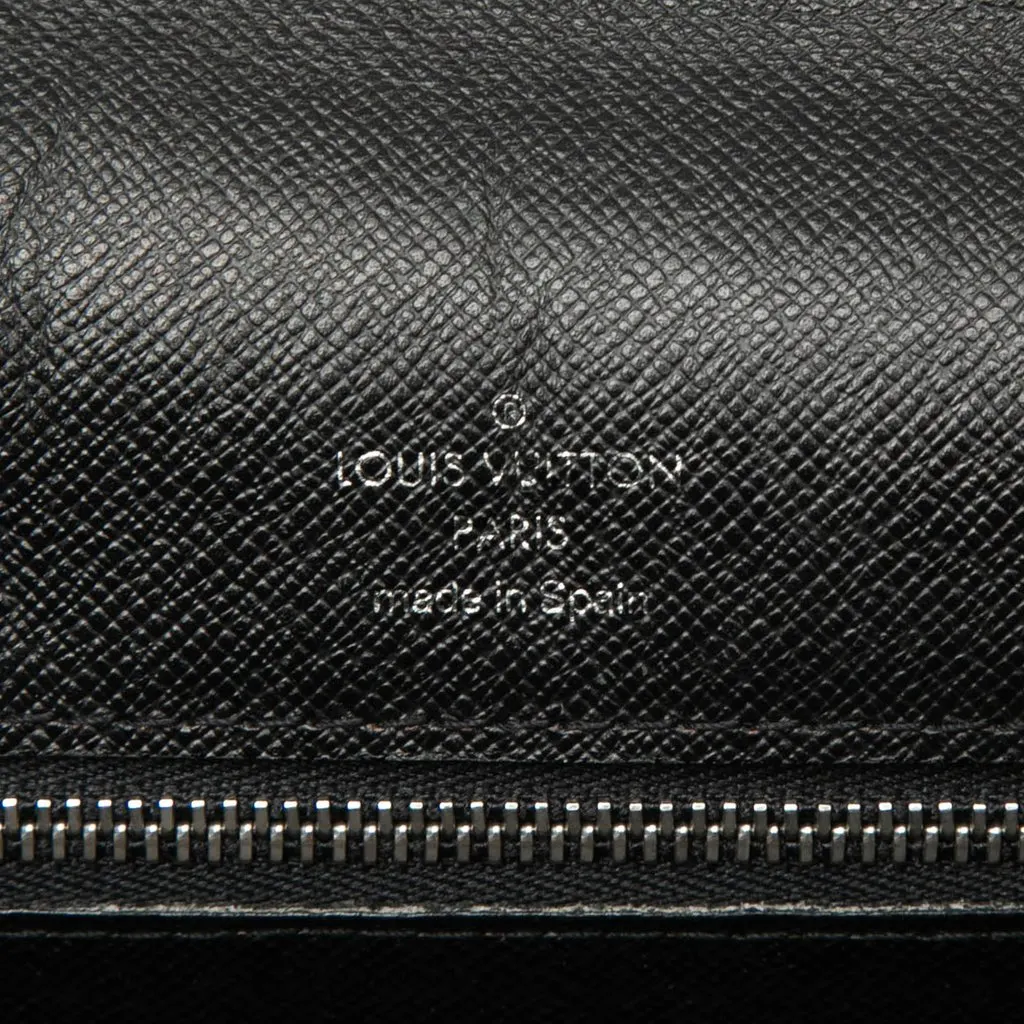 Louis Vuitton Taiga Selenga Black Leather Good - Box View