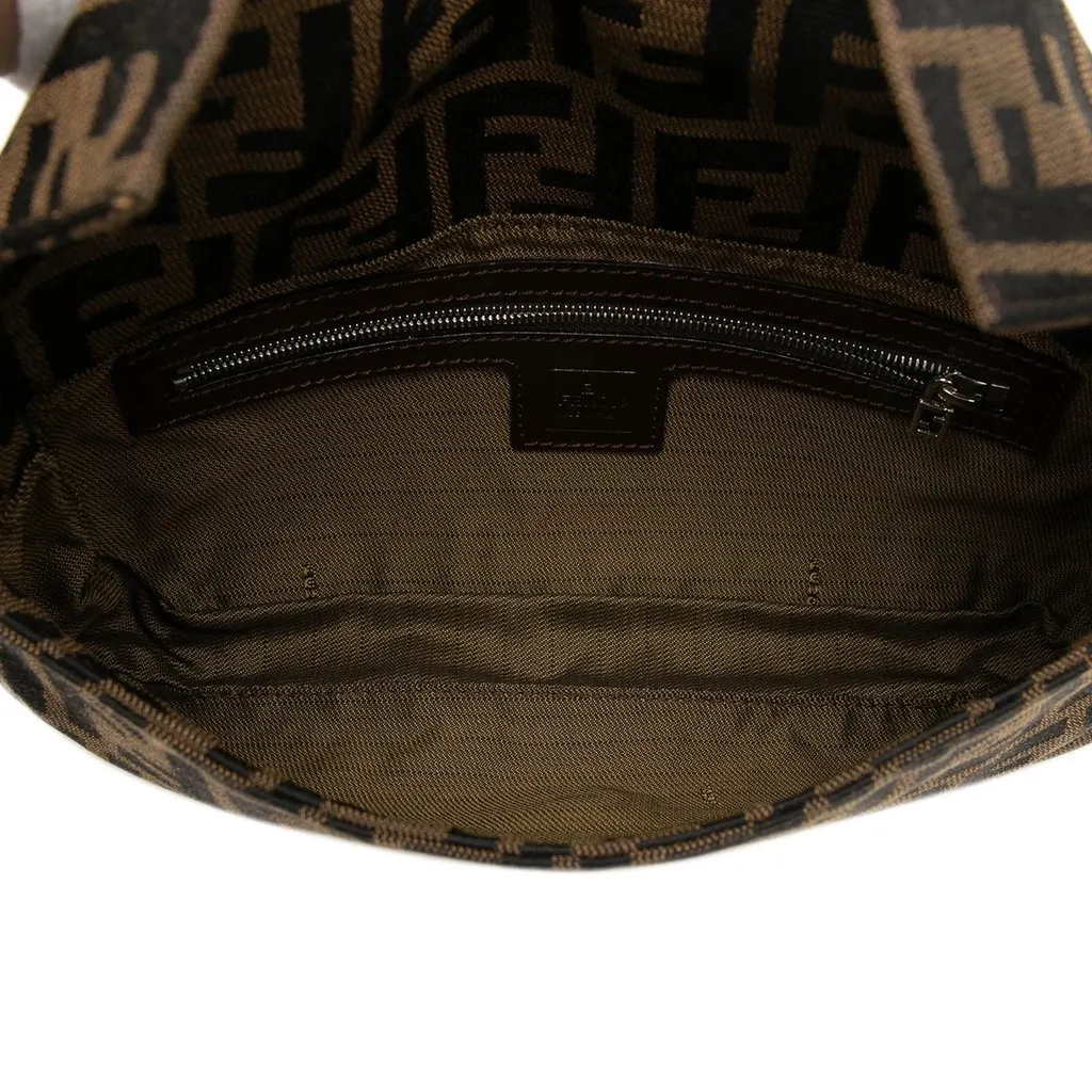 Fendi Zucca Canvas Baguette Brown Very good - Model View