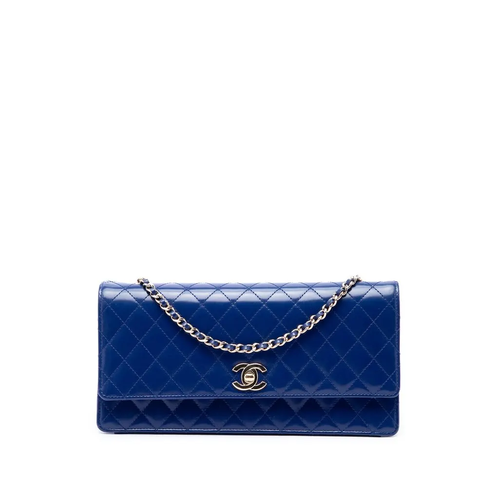 Chanel CC Quilted Lambskin East West Flap Clutch with Chain Blue Leather Very good - Front View