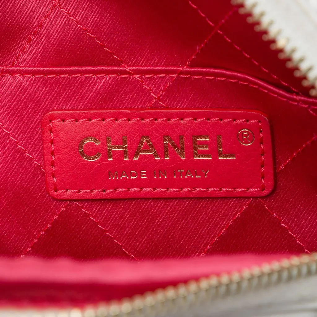 Chanel CC Quilted Lambskin Diamond Clutch with Chain White Leather Very good - Box View