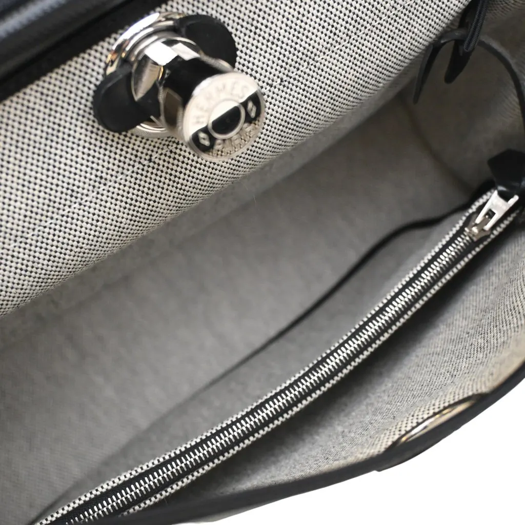 Hermès Toile H Berline Herbag Zip 31 Black Very good - Model View