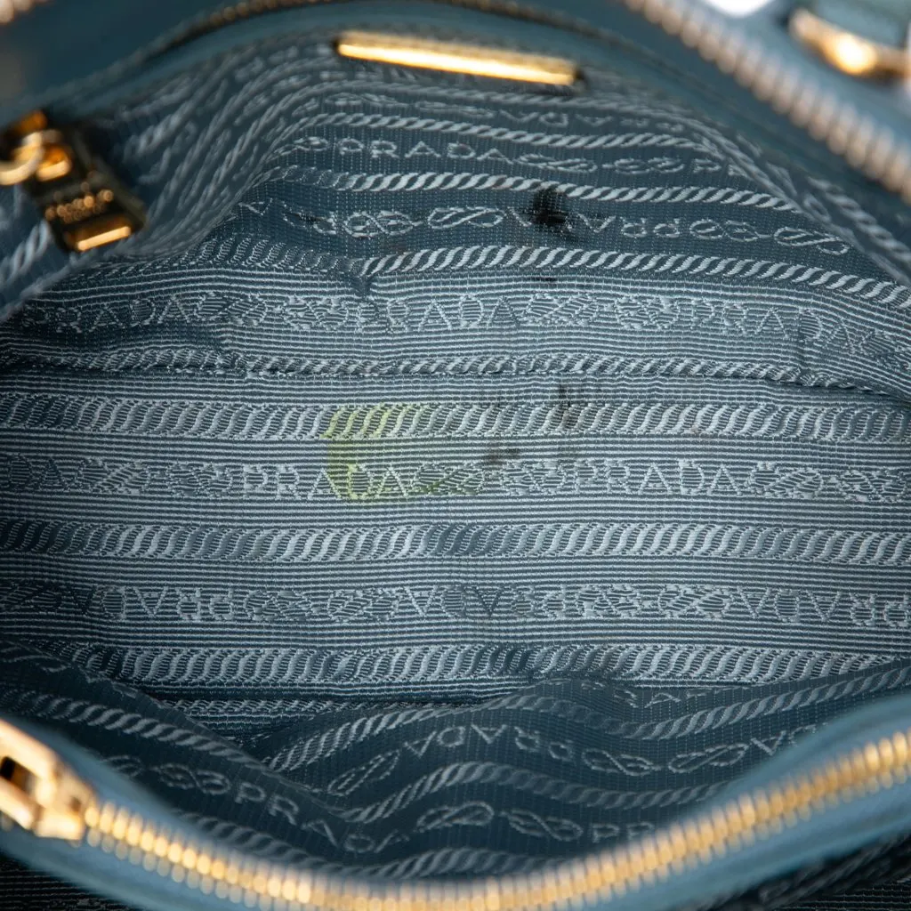 Prada Small Saffiano Lux Promenade Satchel Blue Leather Very good - Model View