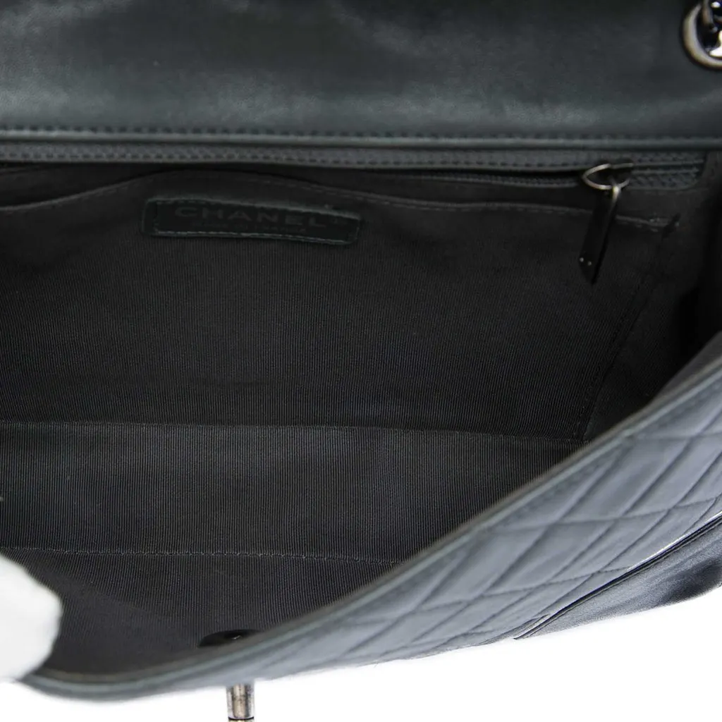 Chanel Paris Salzburg Medium Bicolor Quilted Lambskin Tyrolean Flap MultiColor Leather Very good - Model View