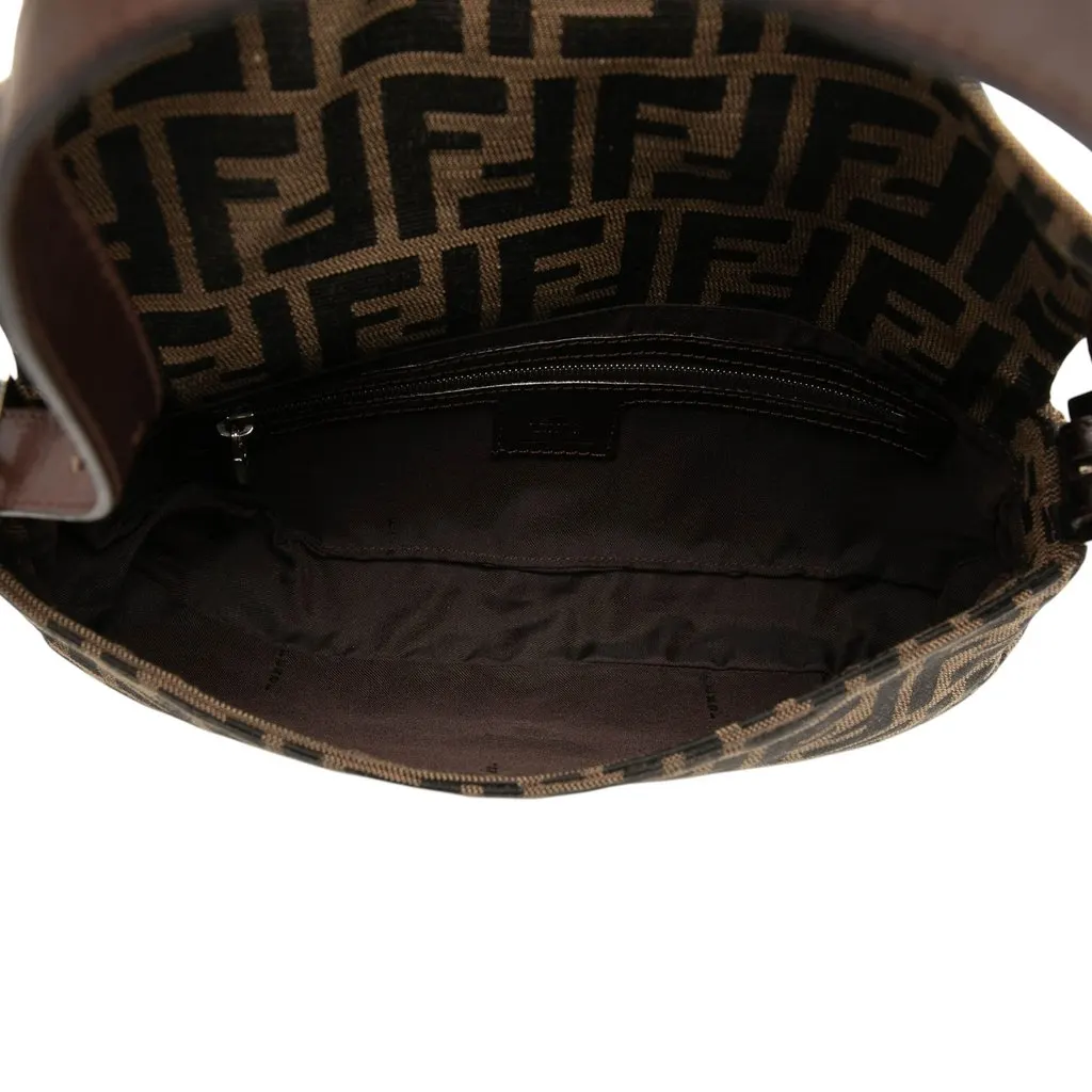 Fendi Zucca Canvas Baguette Brown Canvas Very good - Model View