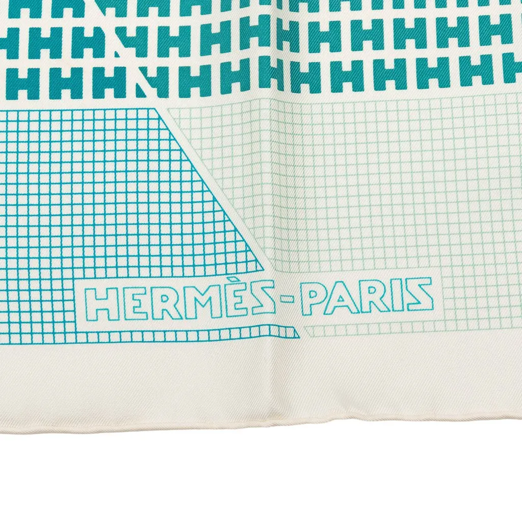 Hermès H en Biais Silk Scarf 90 Blue Never worn - Model View