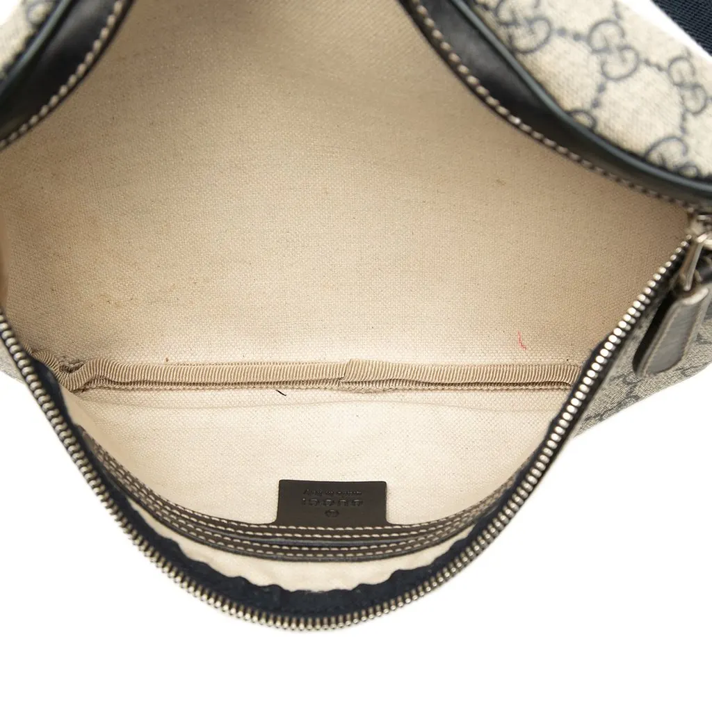 Gucci GG Supreme Belt Bag Beige Canvas Very good - Model View