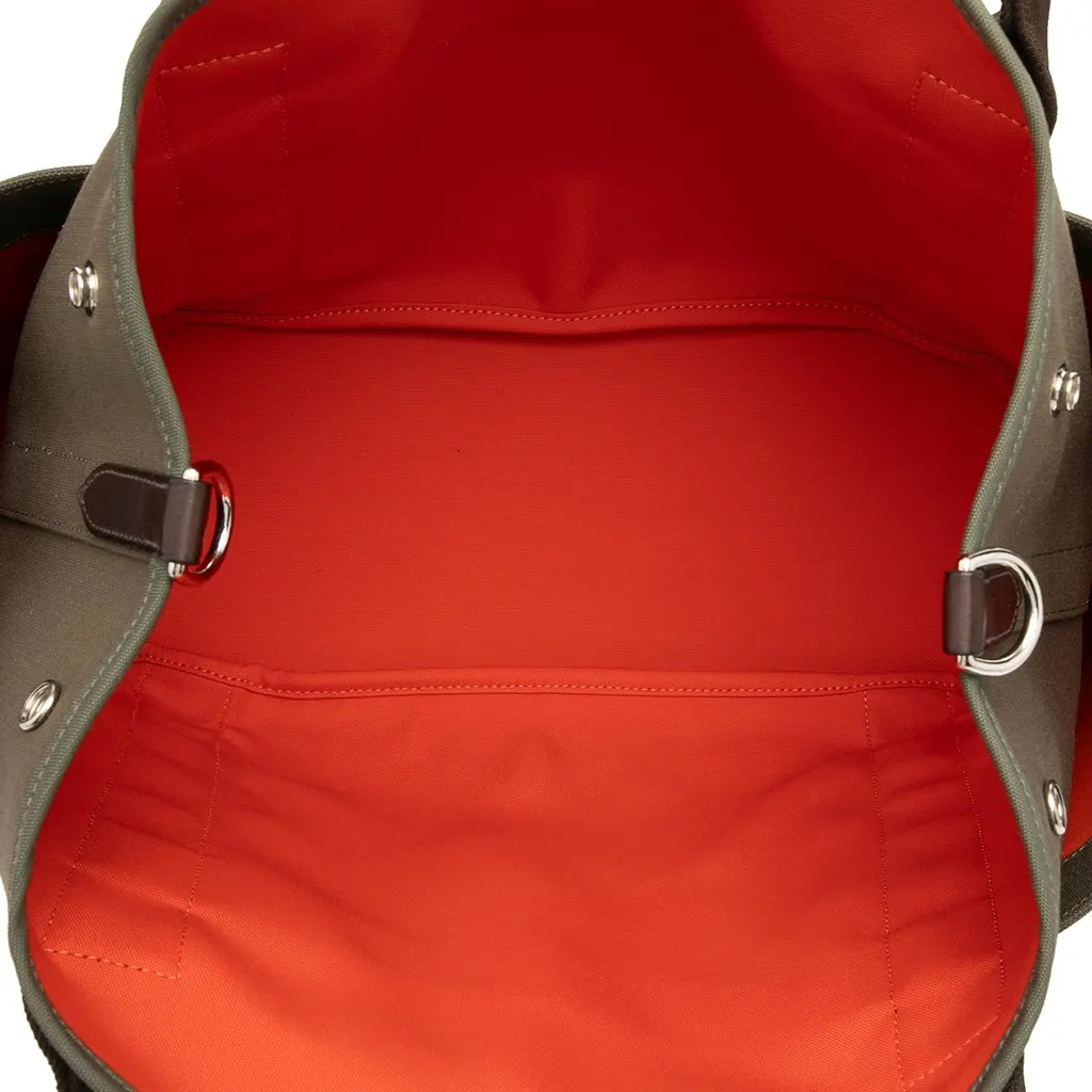 Hermès Toile Sac de Pansage Grooming Bag Brown Canvas Very good - Model View
