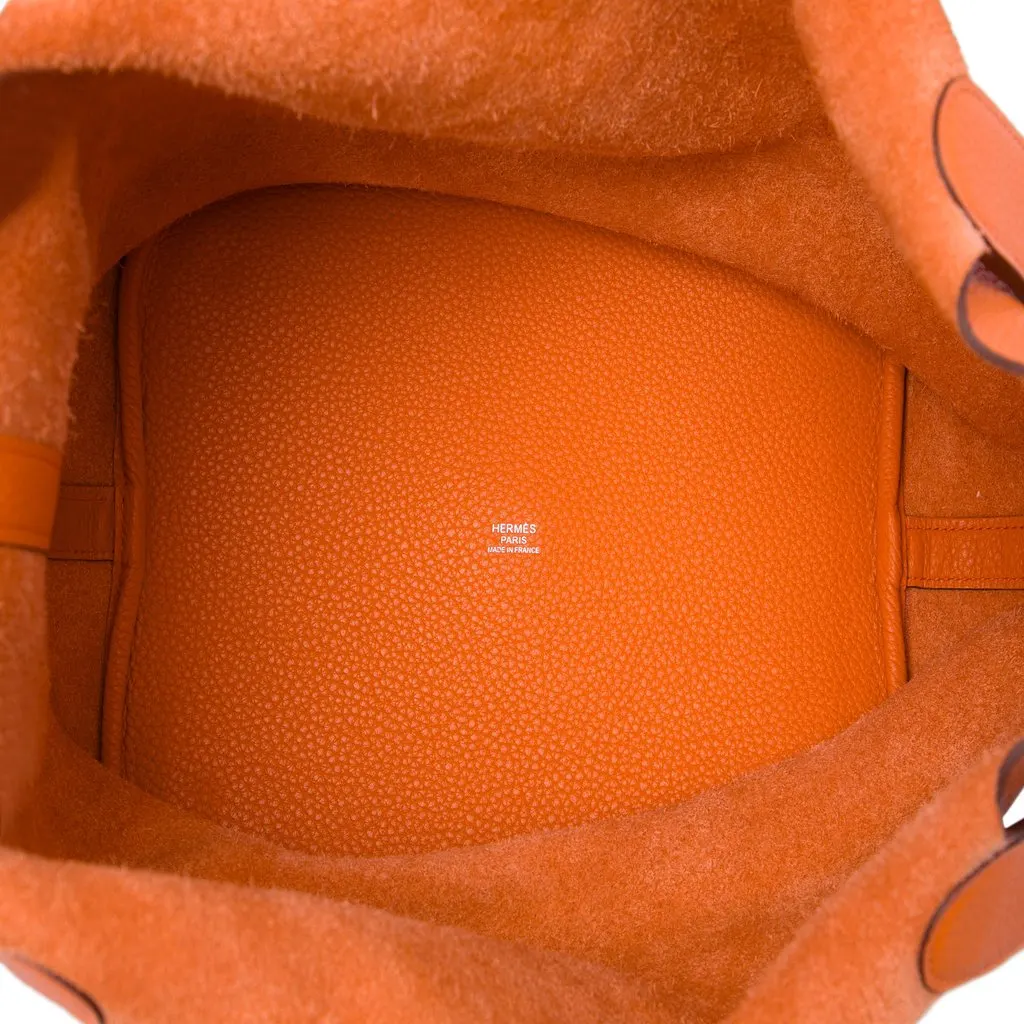 Hermès Clemence Picotin Lock 26 Orange Leather Very good - Model View