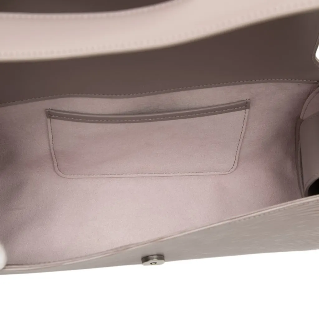 Louis Vuitton Epi Nocturne PM Purple Leather Very good - Model View