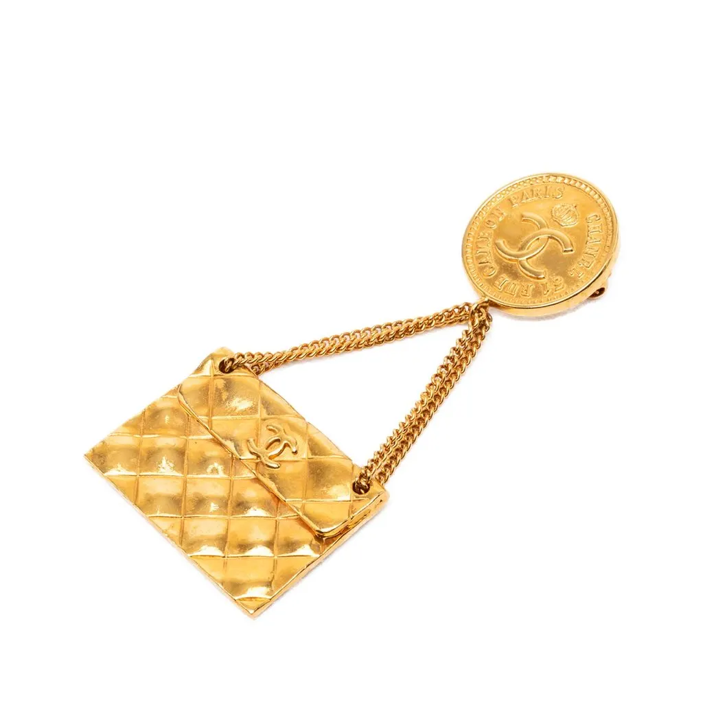 Chanel CC Gold Plated Quilted Flap Bag Medallion Brooch Gold Metal Very good - Front View