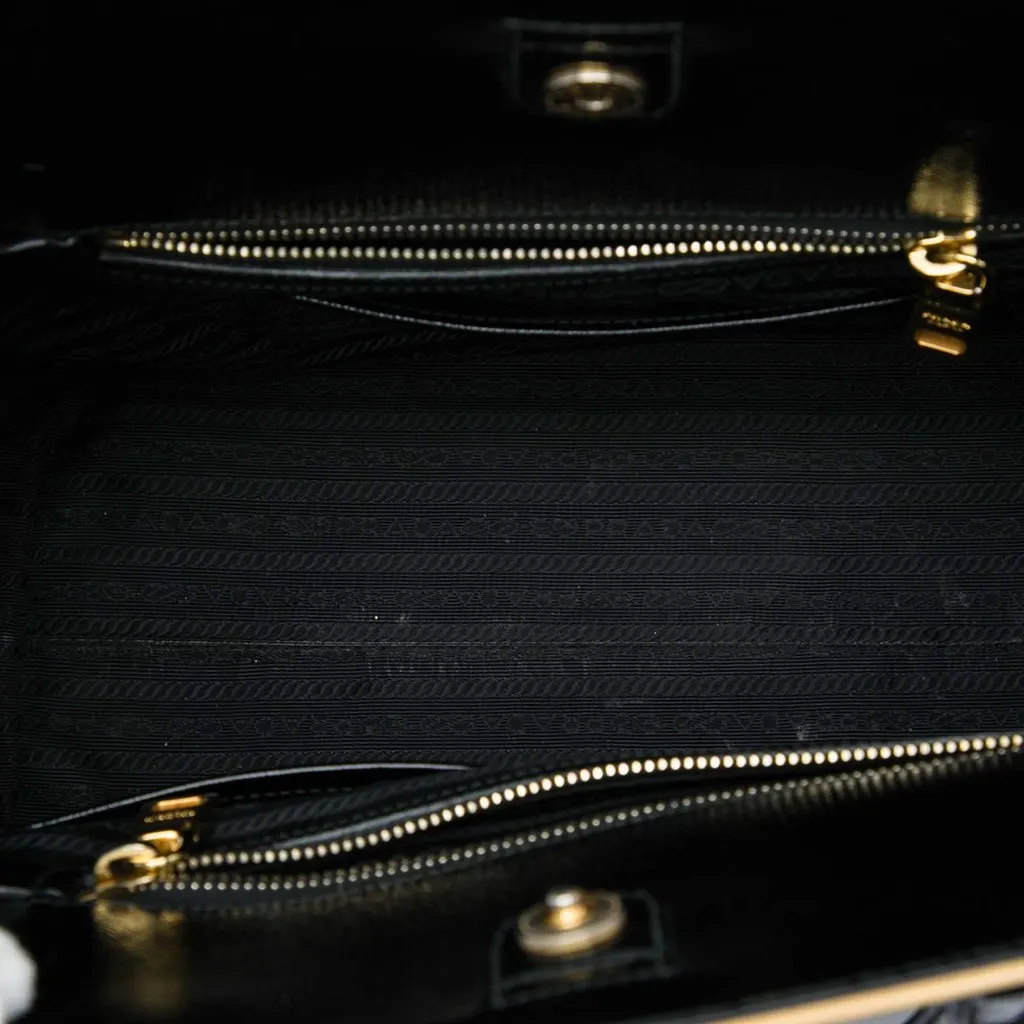 Prada Saffiano Vernice Open Pyramid Convertible Tote Black Leather Very good - Box View