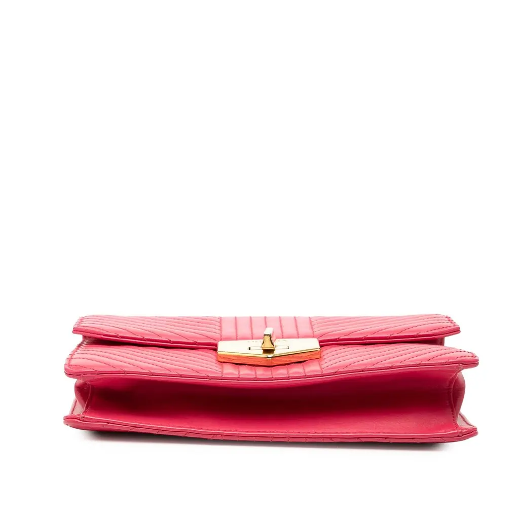 Prada Soft Calf Chevron Impunture Turn Lock Chain Crossbody Pink Leather Very good - Inside View