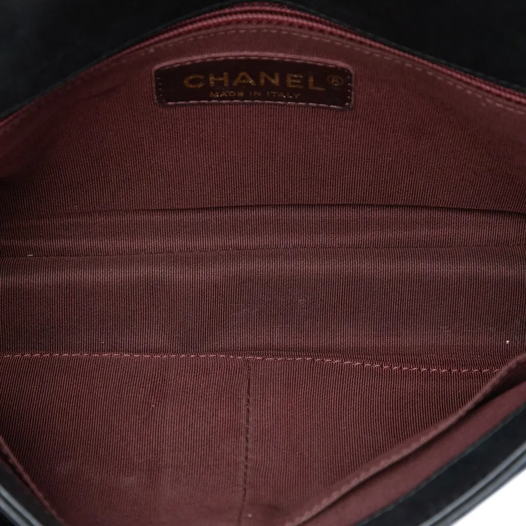 Chanel Medium Quilted Iridescent Calfskin Happy Stitch Flap Black Leather Good - Model View