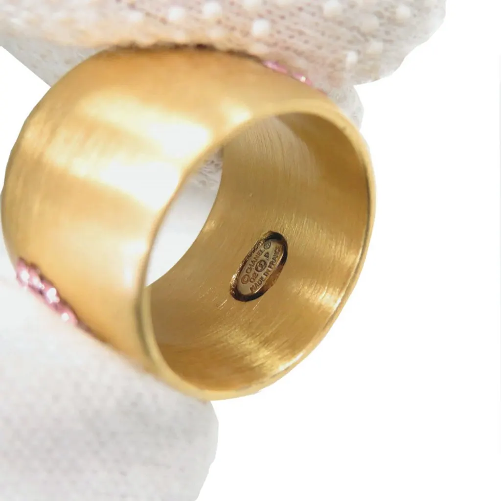 Chanel CC Gold Plated Crystals Heart Ring Gold Metal Very good - Model View