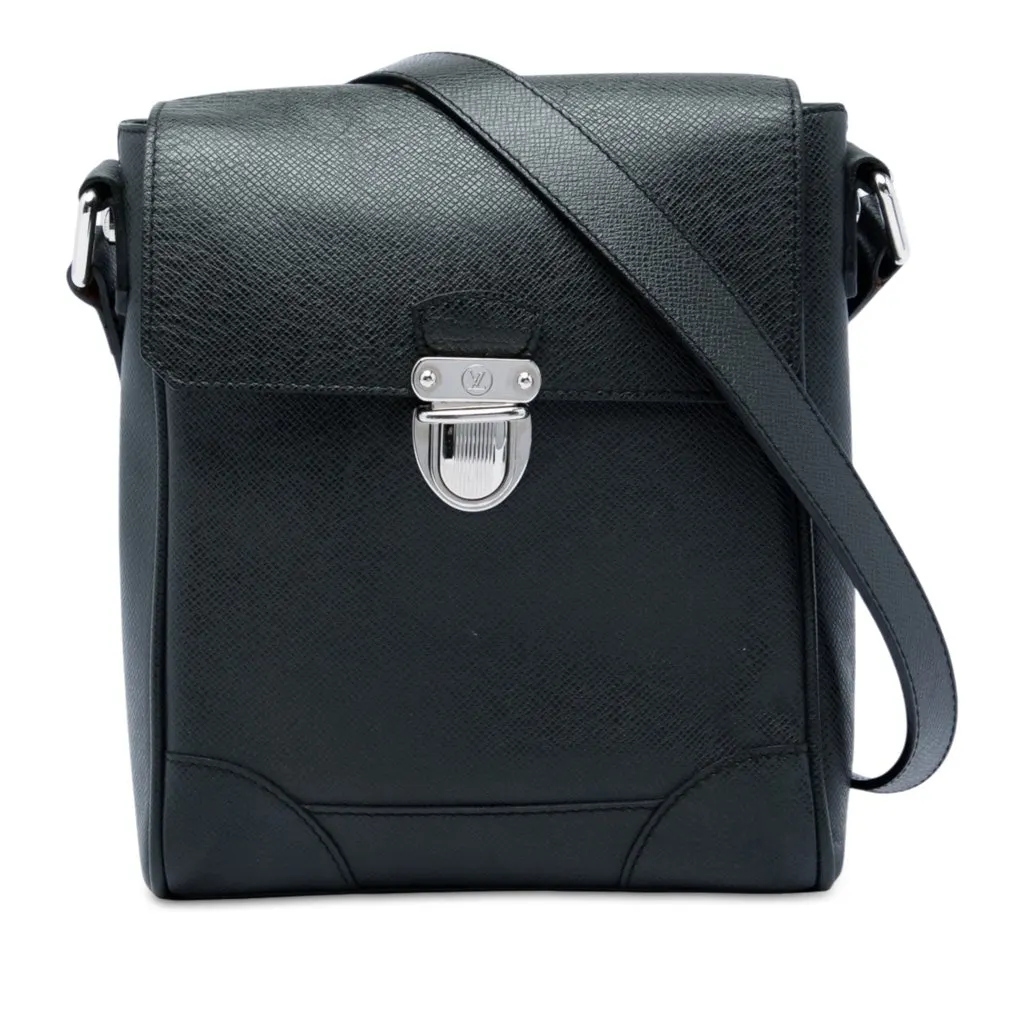 Louis Vuitton Taiga Luka Black Leather Very good - Front View