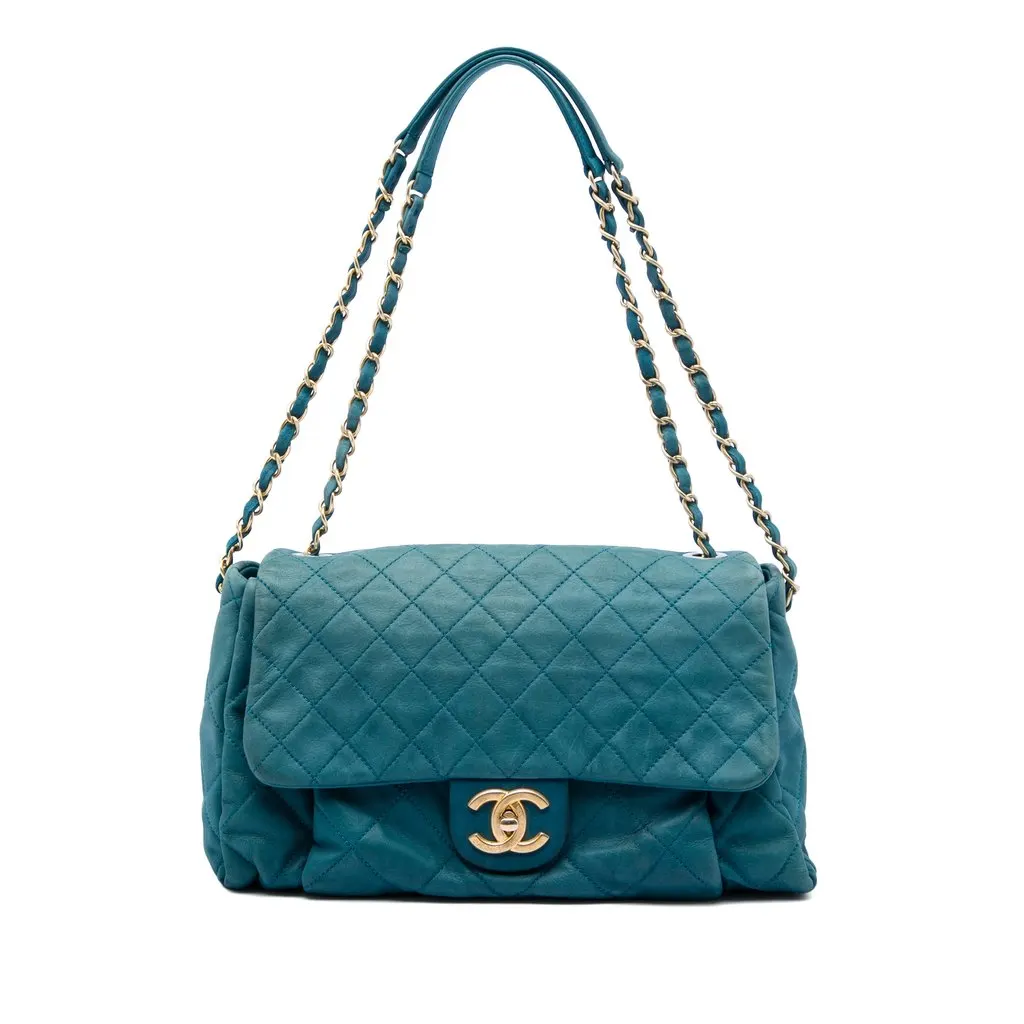 Chanel Large Quilted Iridescent Calfskin Chic Quilt Flap Blue Leather Very good - Front View