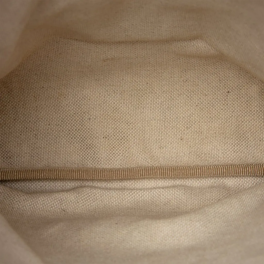 Gucci GG Supreme Crossbody Beige Canvas Very good - Model View