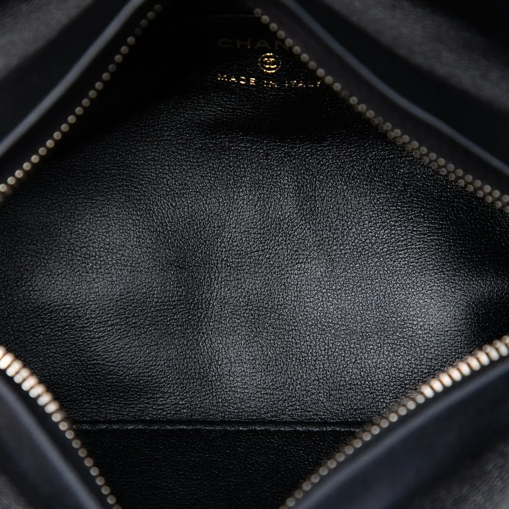 Chanel CC Quilted Velvet Crystal Wristlet Clutch Black Very good - Model View