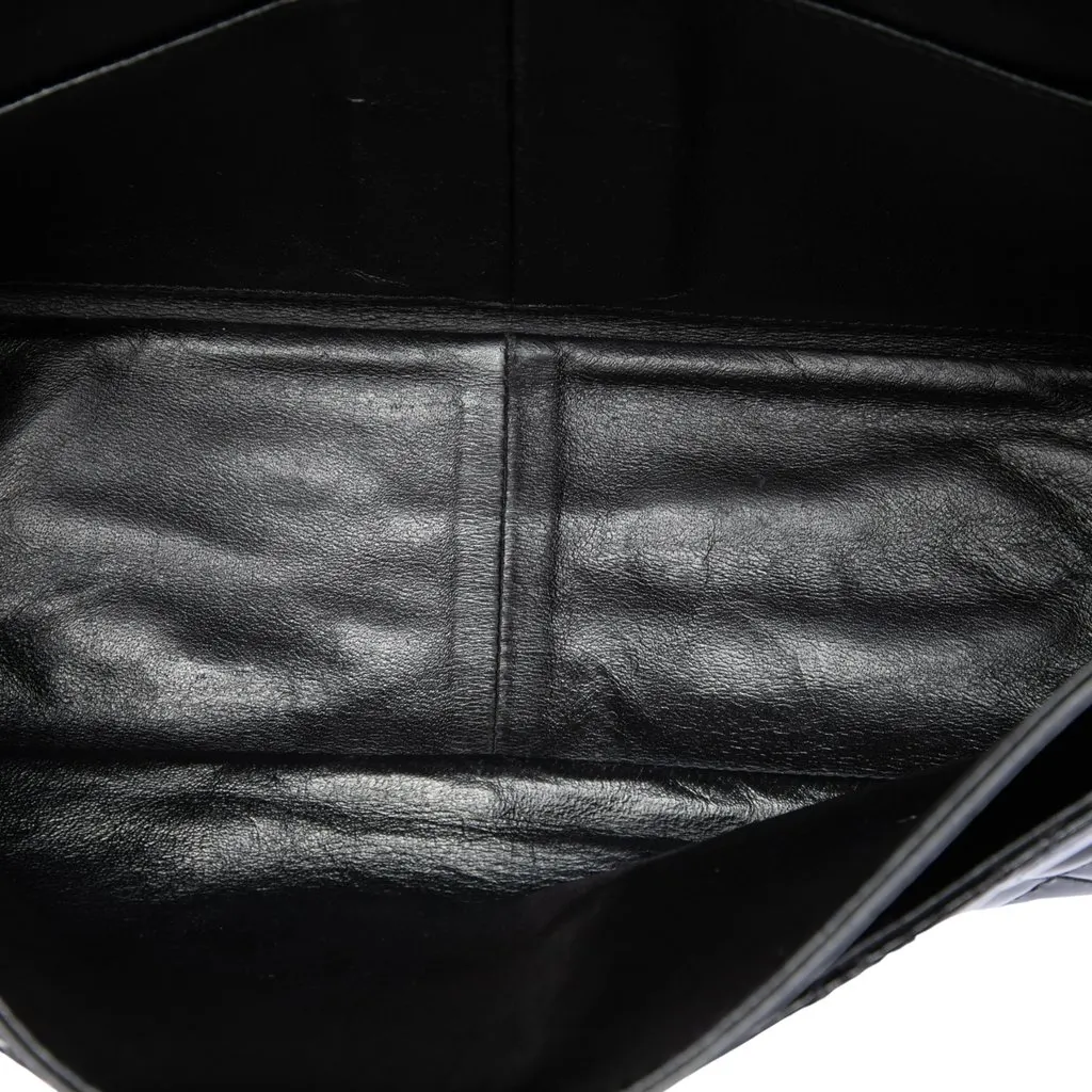 Chanel Quilted Patent Reissue 2.55 Double Flap 226 Black Leather Very good - Model View