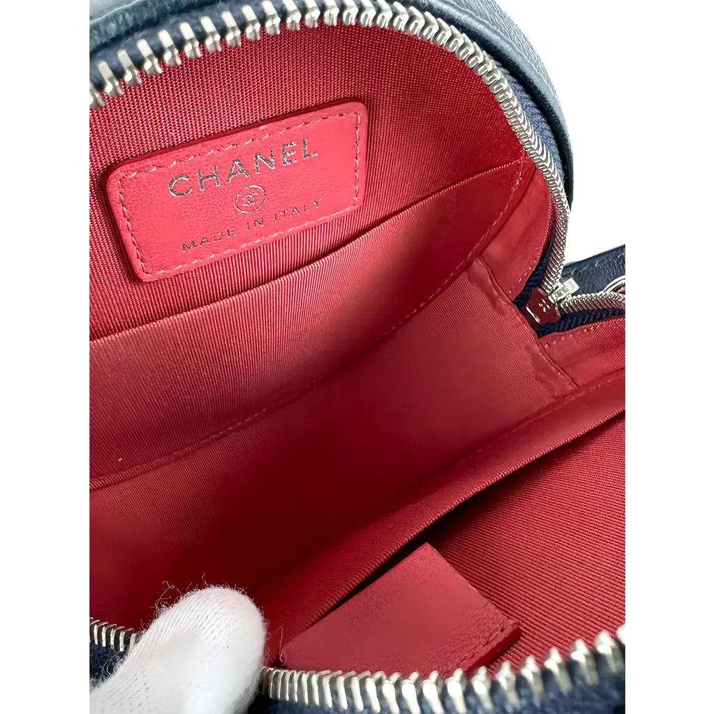 Chanel Quilted Lambskin Color Pop Round Clutch with Chain Blue Leather Very good - Model View