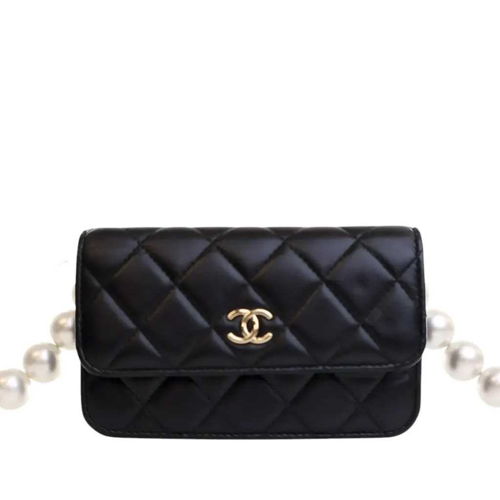 Chanel Quilted Lambskin Maxi Pearls Clutch With Chain Black Leather Very good - Front View