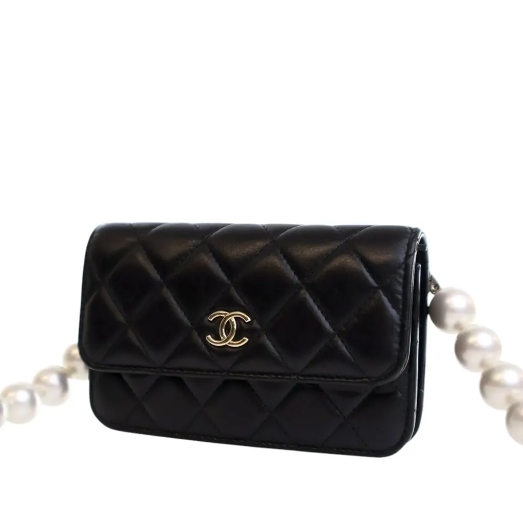 Chanel Quilted Lambskin Maxi Pearls Clutch With Chain Black Leather Very good - Inside View