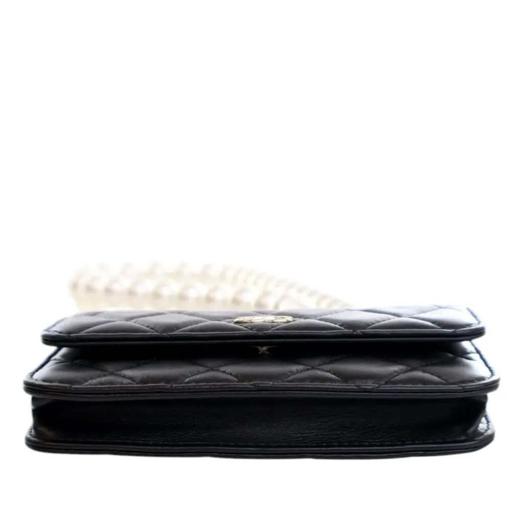 Chanel Quilted Lambskin Maxi Pearls Clutch With Chain Black Leather Very good - Box View