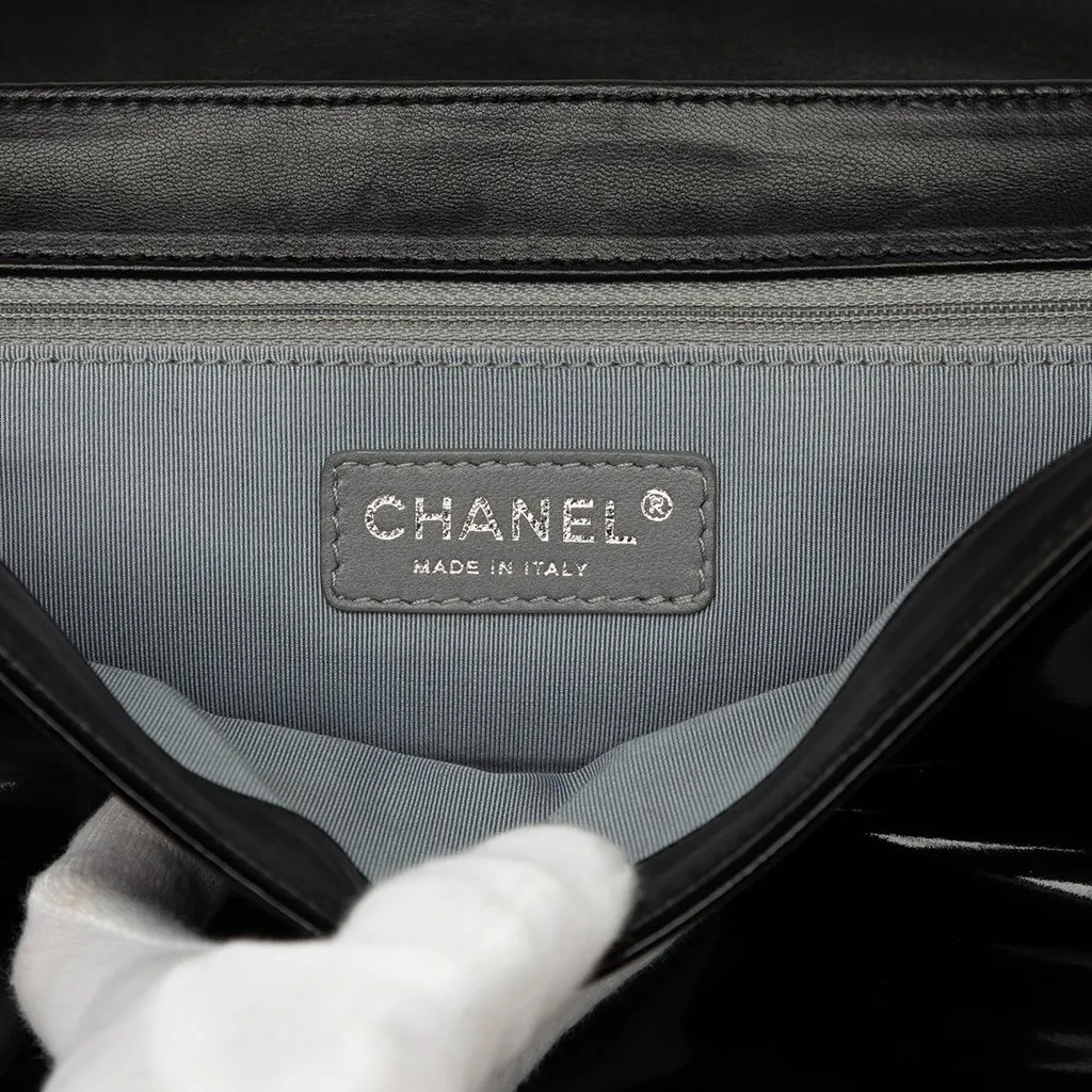 Chanel CC Patent Lipstick Ligne Flap Black Leather Very good - Box View