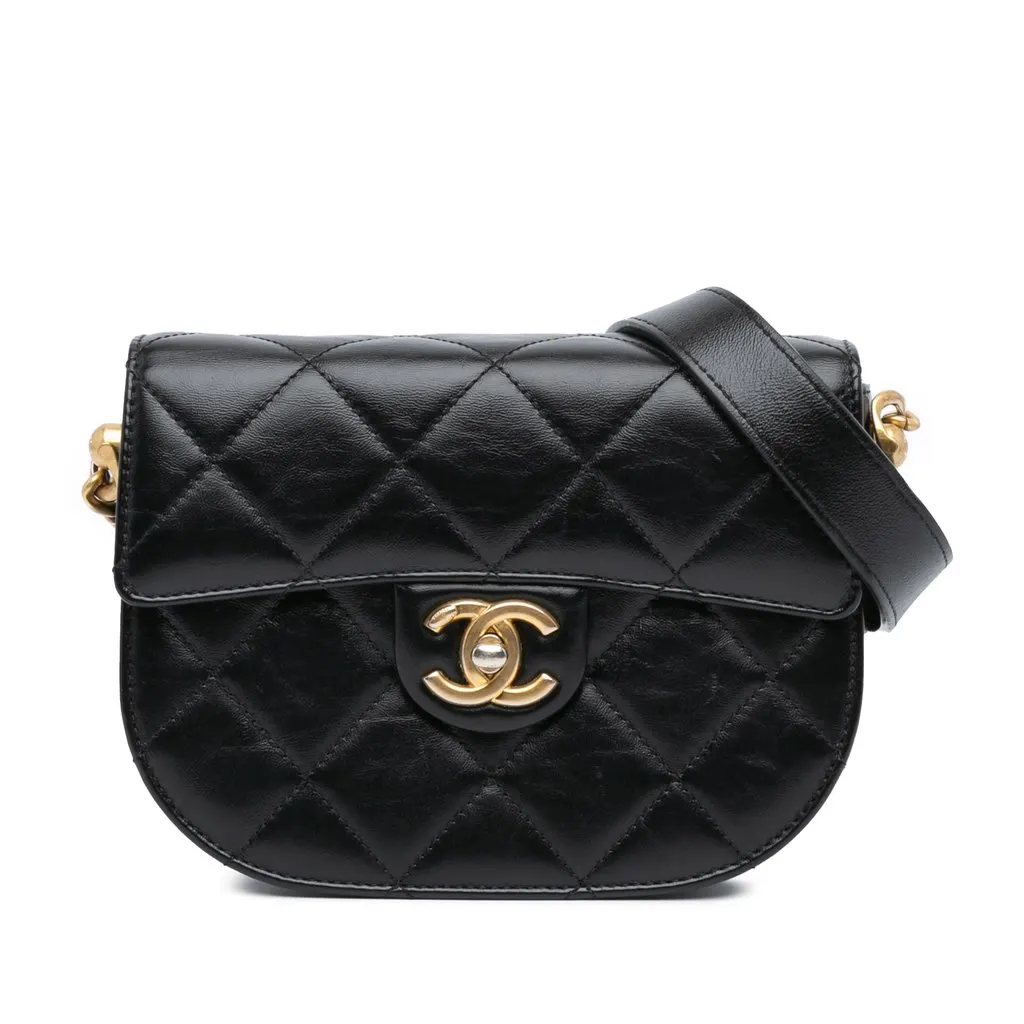 Chanel CC Quilted Calfskin Round Moon Messenger Flap Black Leather Very good - Front View