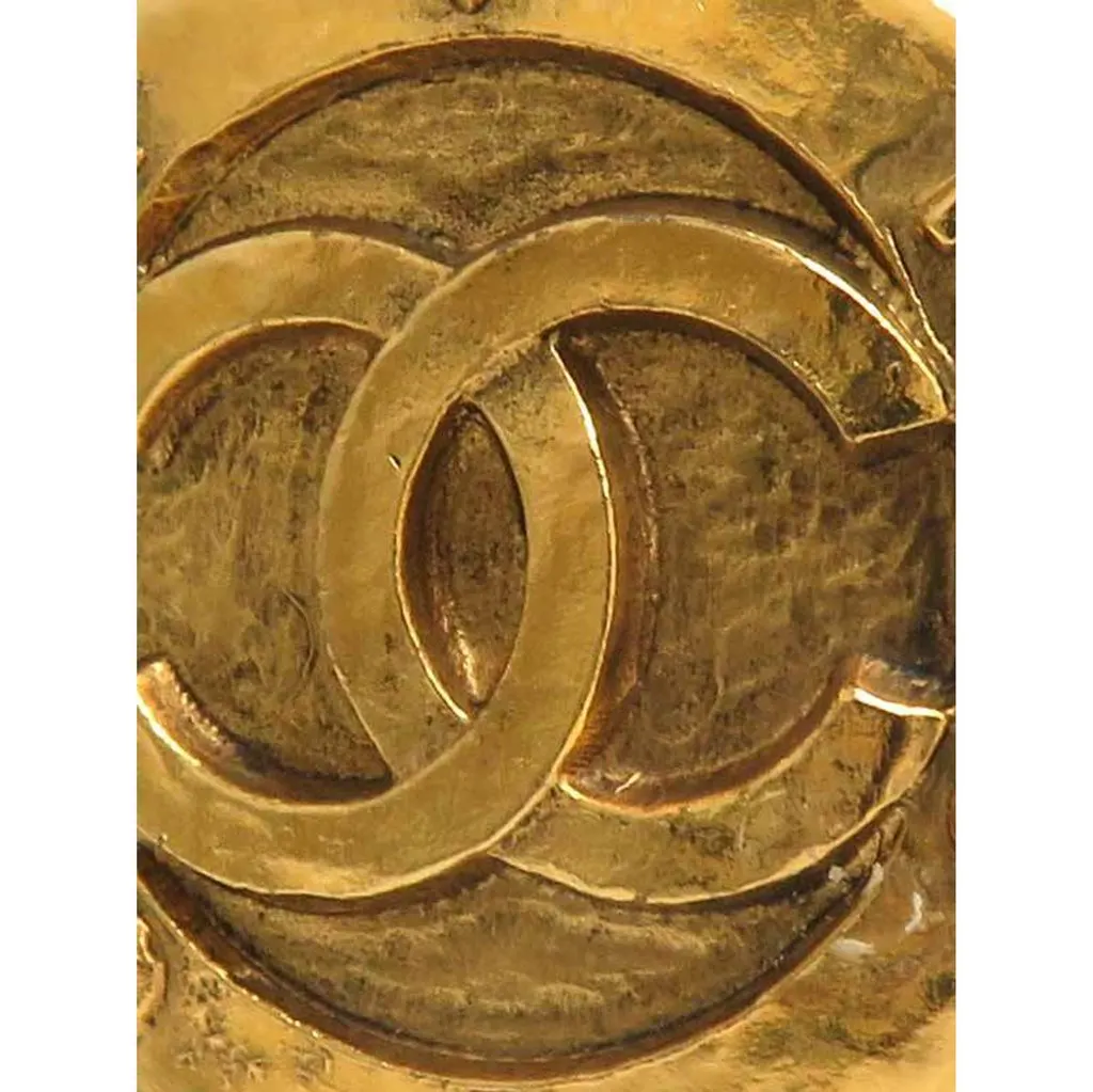 Chanel CC Gold Plated Logo Round Clip On Earrings Gold Metal Very good - Model View