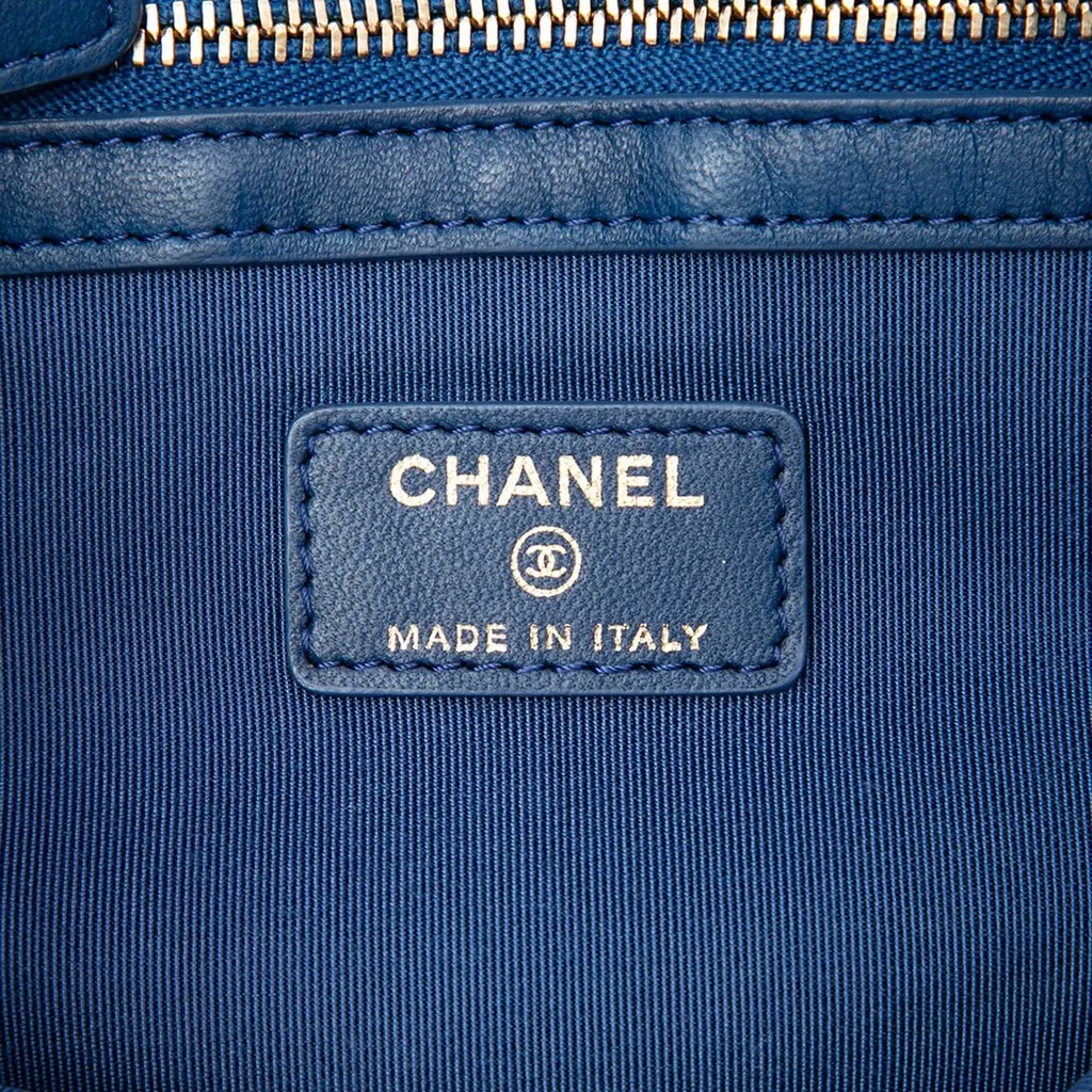 Chanel Medium Quilted Lambskin O Case Clutch Blue Leather Very good - Box View