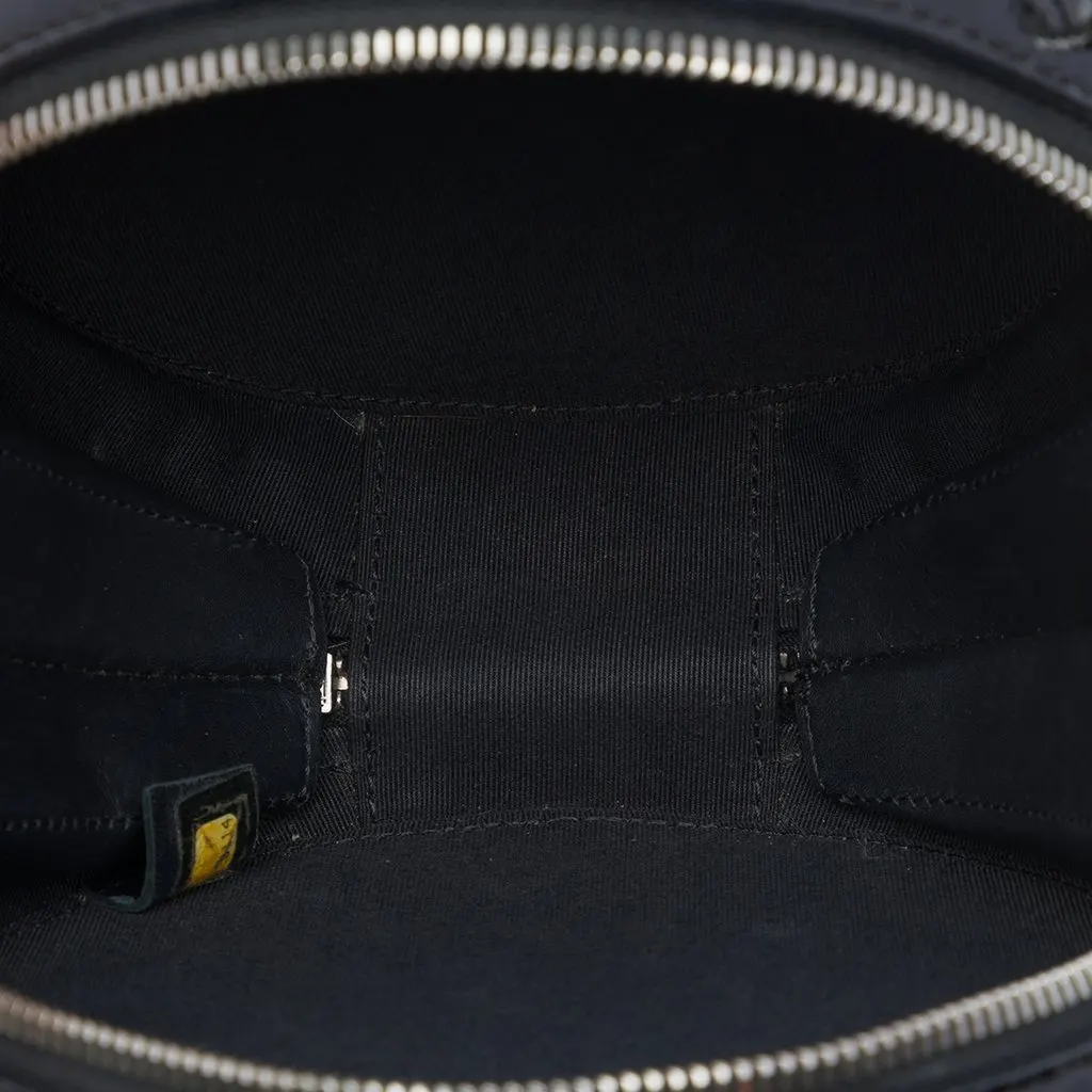 Chanel Patent Leather Round As Earth Crossbody Black Leather Very good - Model View