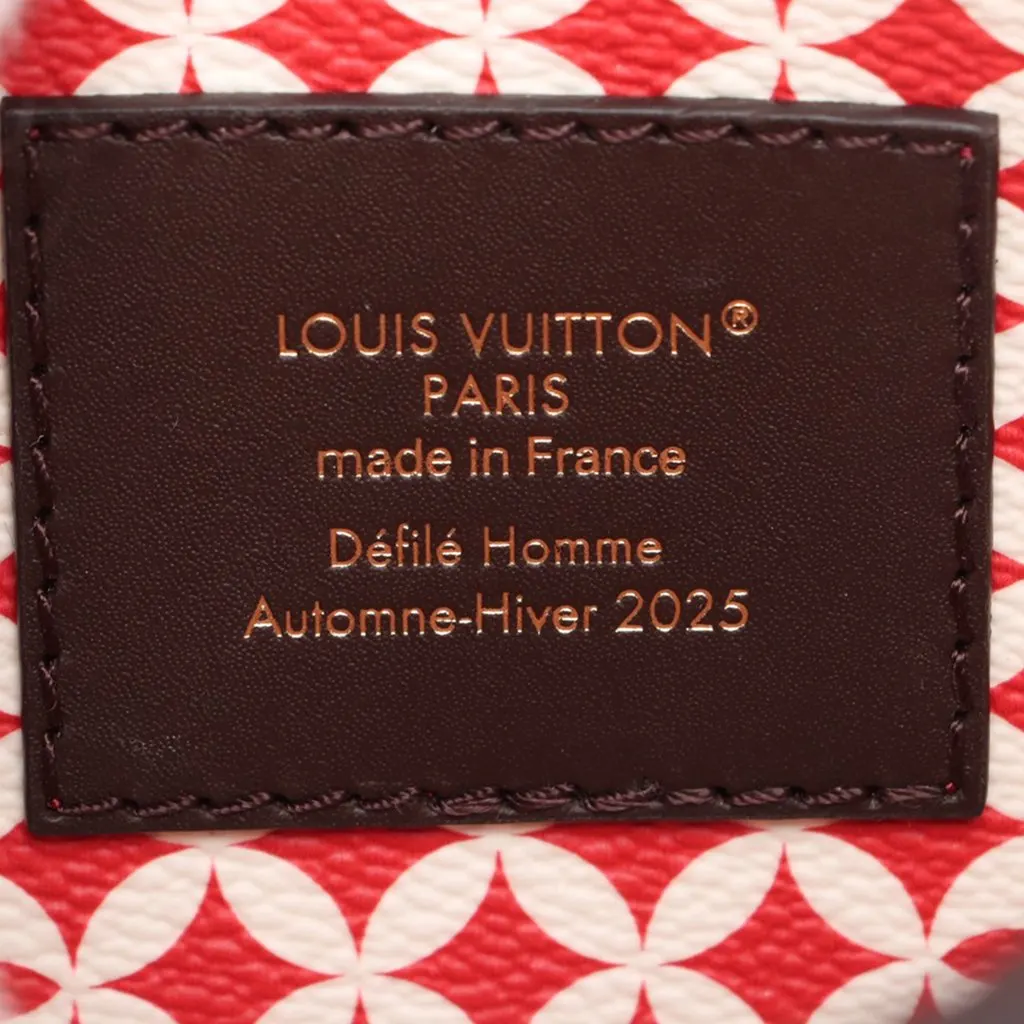Louis Vuitton Nigo Damier Ebene Phriendship Dopp Kit Brown Very good - Model View