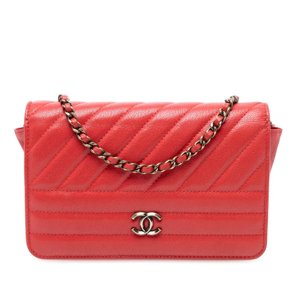 Chanel CC Diagonal Quilted Goatskin Wallet On Chain Red Leather Very good - Front View