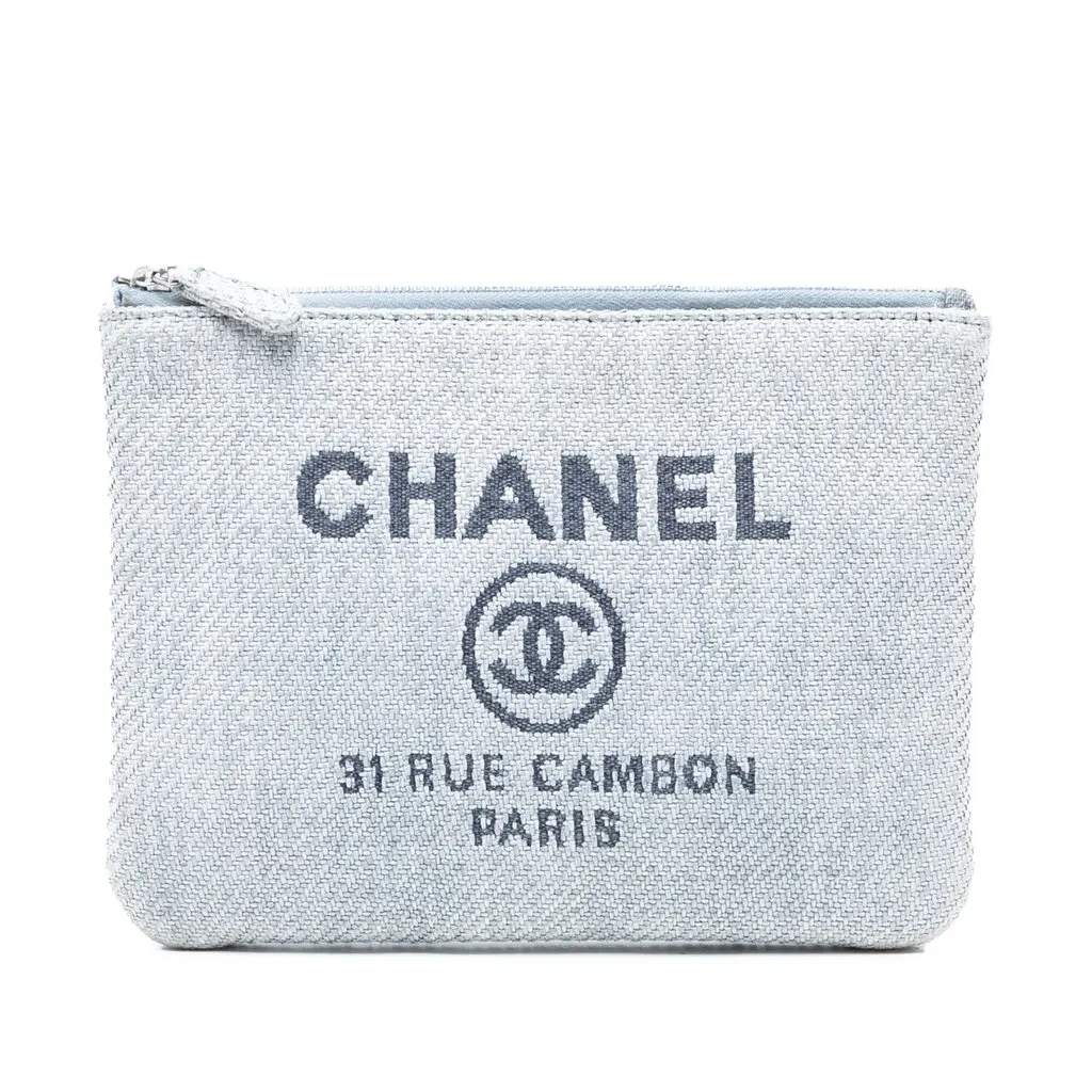 Chanel Small Denim Deauville O Case Clutch Blue Very good - Front View