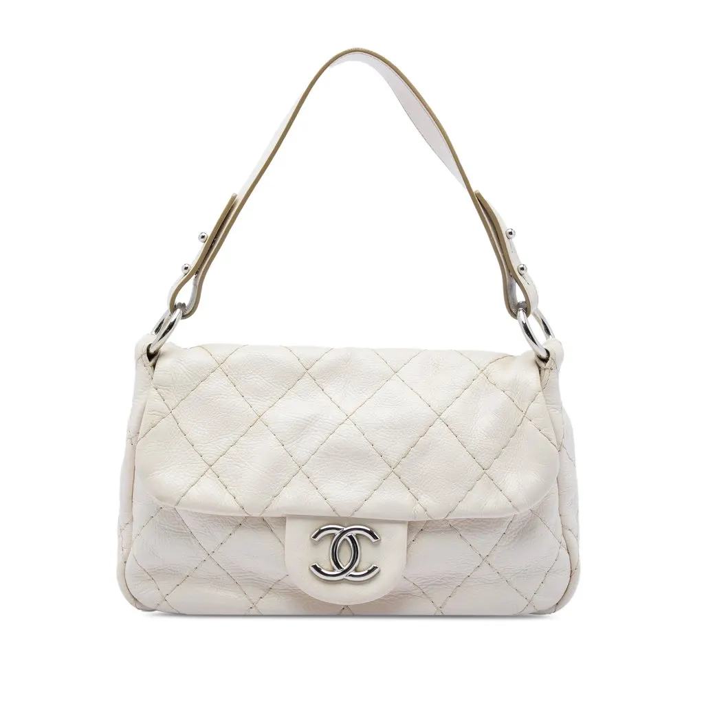 Chanel Glazed Calfskin On The Road Flap White Leather Very good - Front View