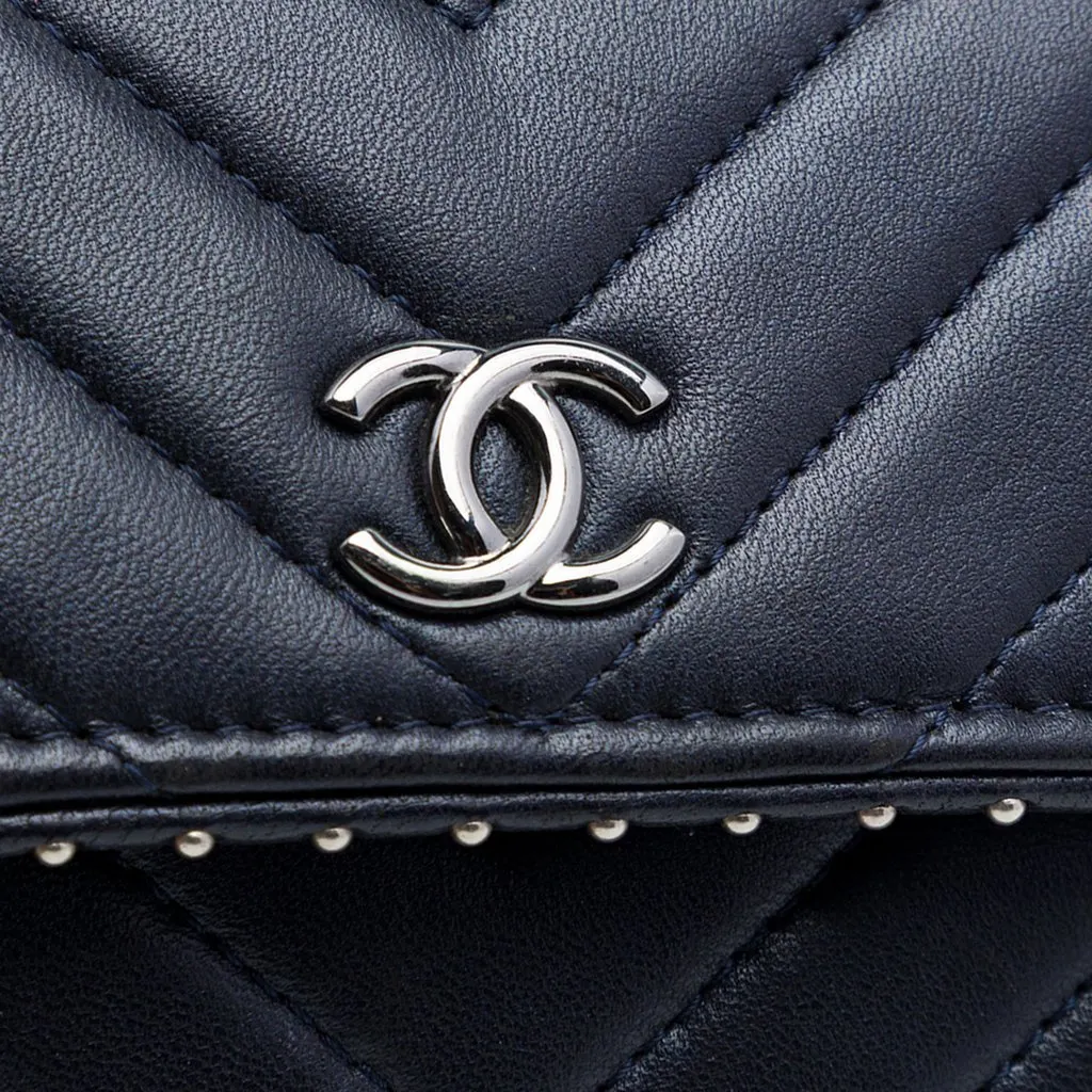 Chanel CC Chevron Lambskin Studded Wallet On Chain Blue Leather Very good - Box View