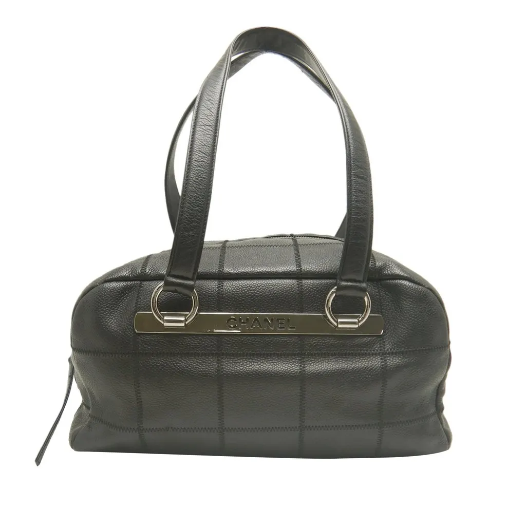 Chanel Chocolate Bar Caviar Shoulder Bag Black Leather Very good - Front View