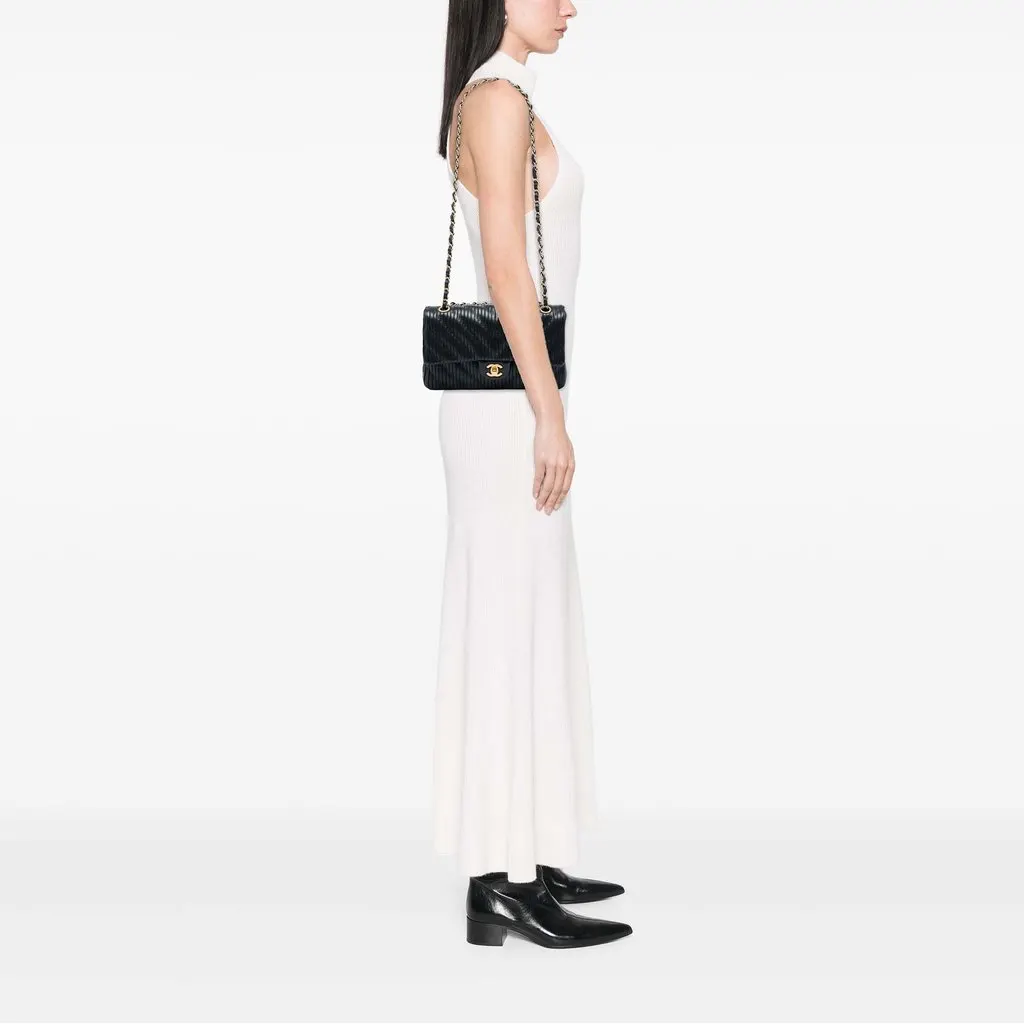 Chanel Medium Classic Chevron Calfskin Pleated Double Flap Black Leather Very good - Box View