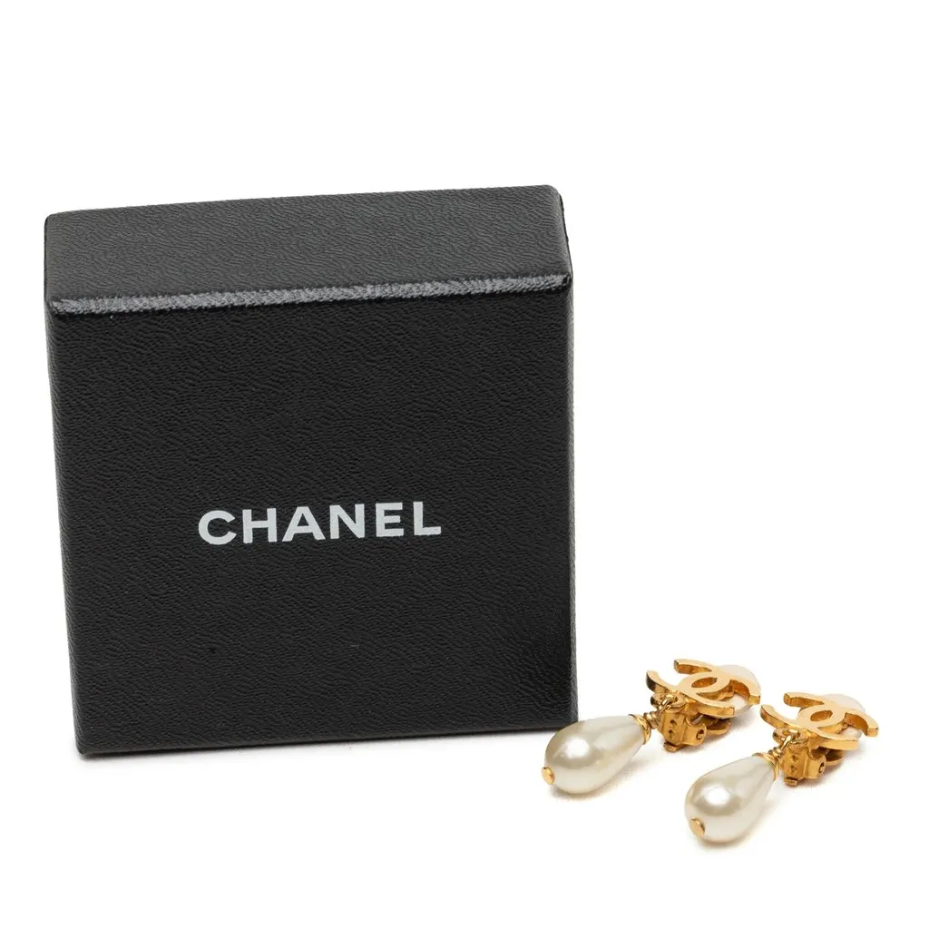 Chanel CC Gold Plated Faux Pearl Drop Clip on Earrings Gold Metal Very good - Model View