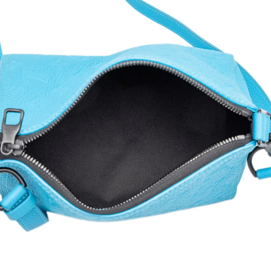 Louis Vuitton Monogram Taurillon Triangle Messenger Blue Leather Very good - Model View