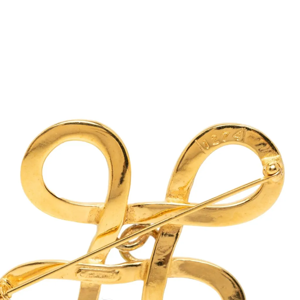 Chanel CC Gold Plated Infinity Brooch Gold Metal Very good - Model View