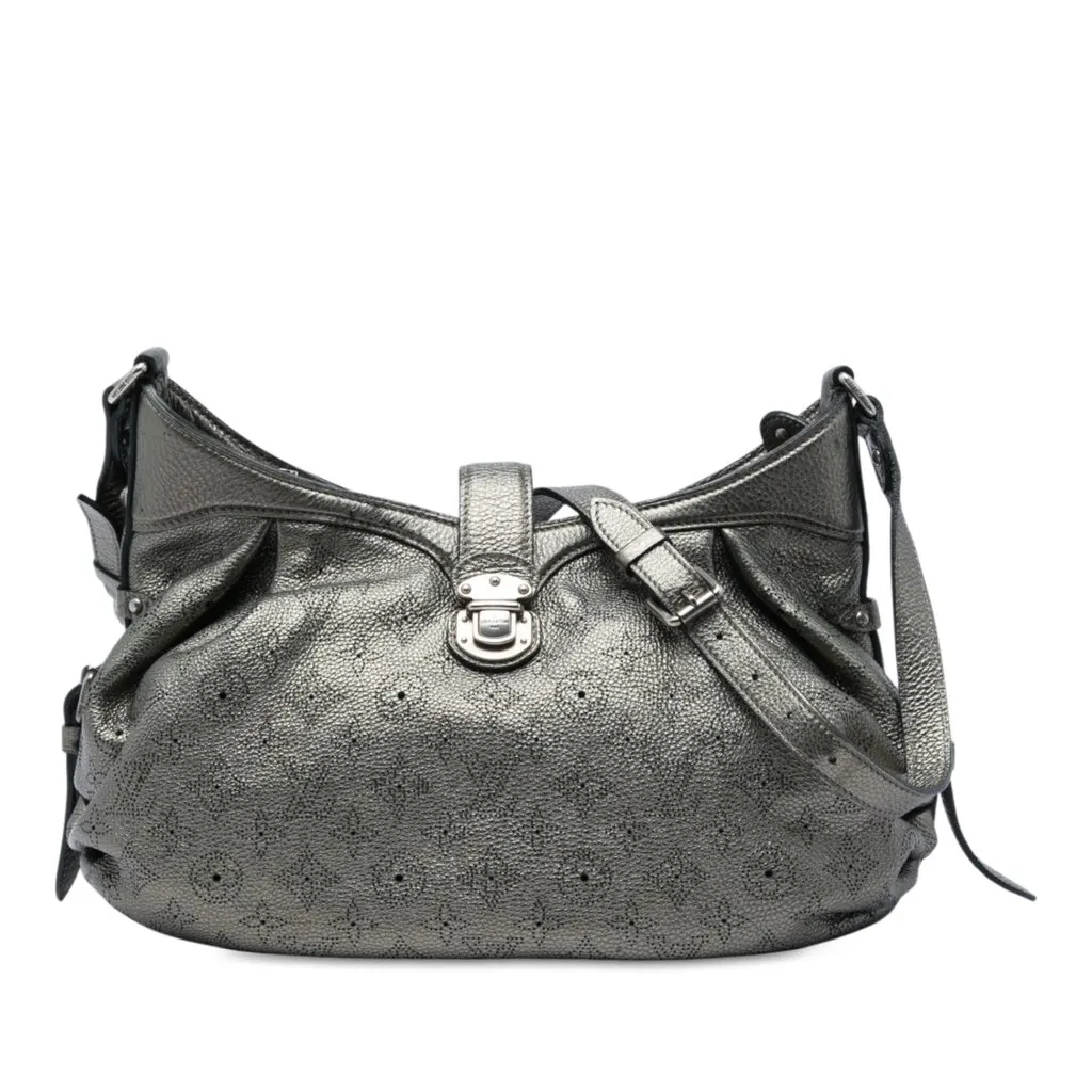 Louis Vuitton Monogram Mahina XS Silver Leather Very good - Front View