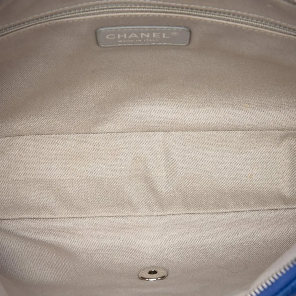Chanel Jumbo Quilted Caviar Easy Flap Blue Leather Very good - Model View