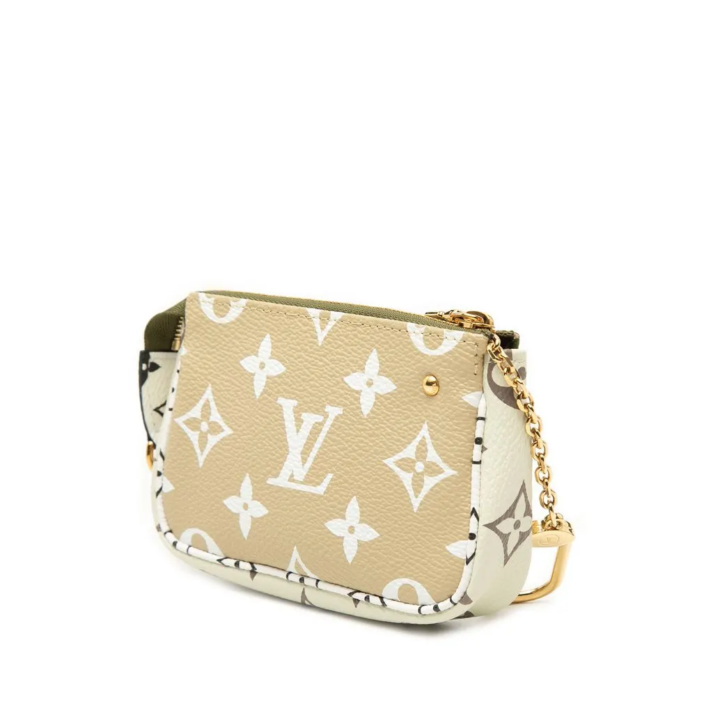 Louis Vuitton Monogram Giant Micro Pochette Accessoires Green Canvas Very good - Back View