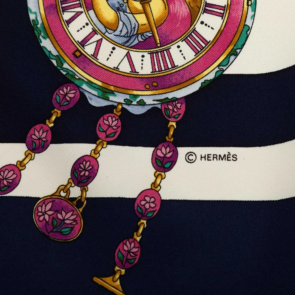 Hermès Parmi Les Fleurs Je Compte Les Heures Silk Scarf 90 White Very good - Model View